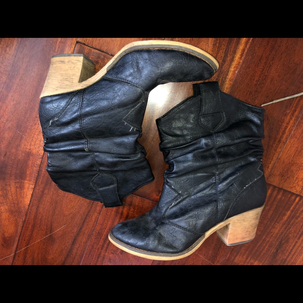 LOW COWBOY BOOTS
